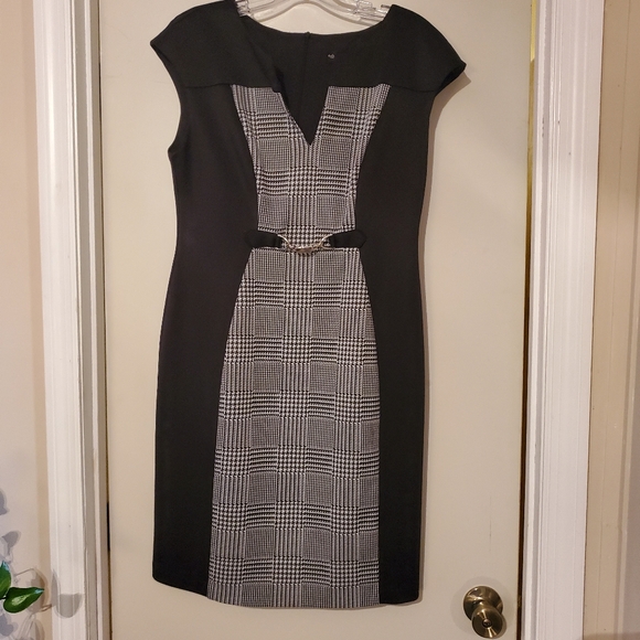 Dress - Picture 2 of 5